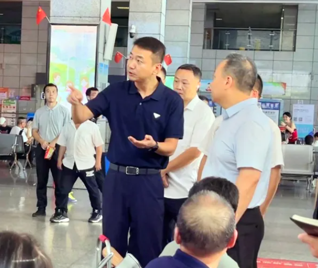 上饒汽運(yùn)：上饒市委領(lǐng)導(dǎo)督導(dǎo)上饒汽運(yùn)節(jié)前安全生產(chǎn)工作