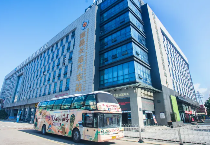 江西長運(yùn)?；韬钪蓖ㄜ囍?chuàng)旅游新高