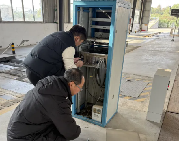 撫州長運：寒潮來襲設(shè)備告急  連夜搶修保暢通