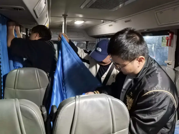 服務(wù)質(zhì)量“百日”攻堅(jiān) || 景德鎮(zhèn)長(zhǎng)運(yùn)：開展“公交車清潔、車輛窗簾更換“管理工作