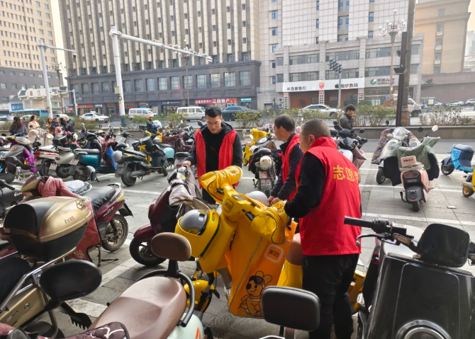 長運物業(yè)：開展沿街走廊環(huán)境整治行動