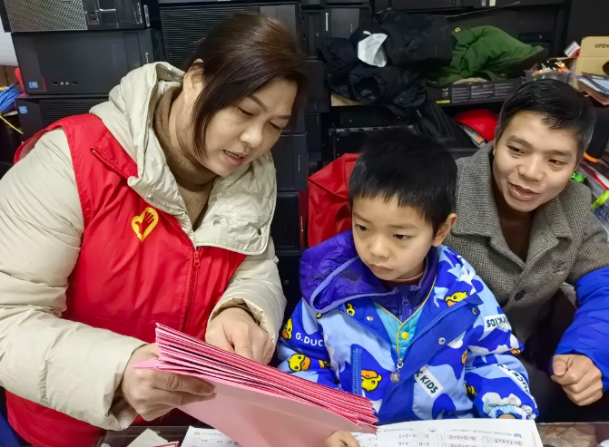 長運物業(yè)：開展“三風(fēng)”宣傳 做好春節(jié)環(huán)境布置