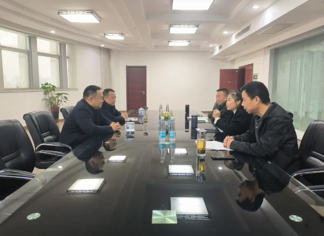 九江長(zhǎng)運(yùn) 市交通運(yùn)輸局領(lǐng)導(dǎo)檢查九江長(zhǎng)途汽車站春運(yùn)工作