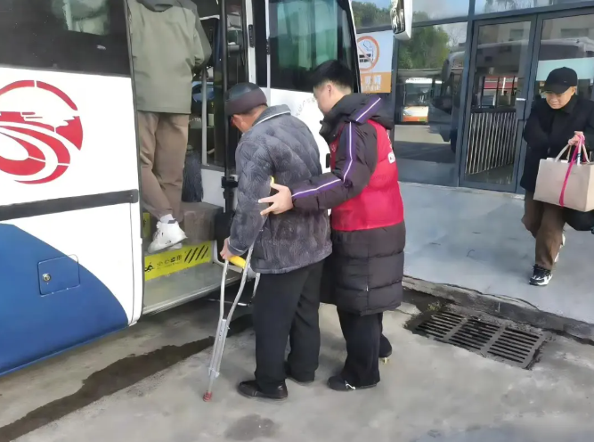 上饒汽運：用行動守護團圓路